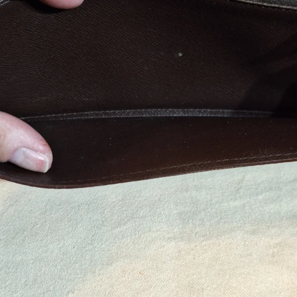 Louis Vuitton Damier Sarah Wallet - Picture 9 of 16